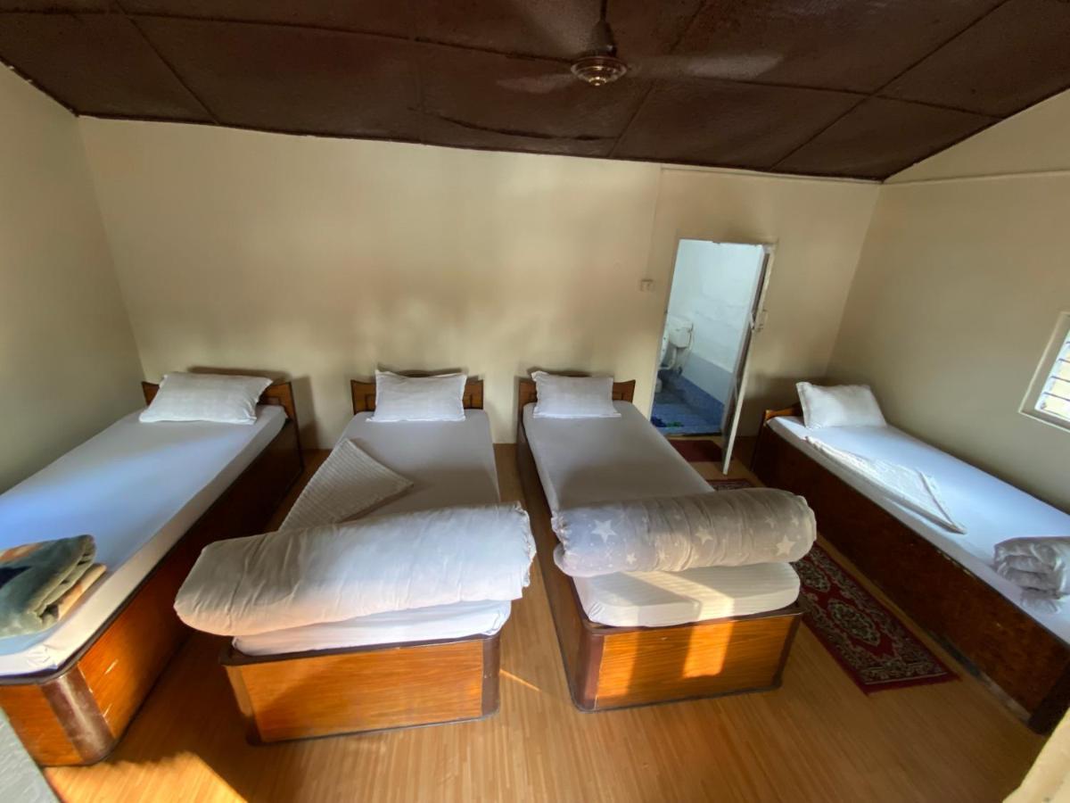 Nature Safari Camp Chitwan Buitenkant foto